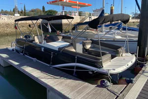 Lisbon: Boat Tour with Champagne