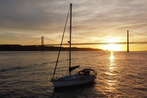 Lisbon: Boat Tour with sunset option