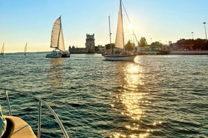 Lisbon: Boat Tour with sunset option