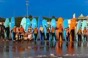 Lisbon-Cascais: Surf Local Experience