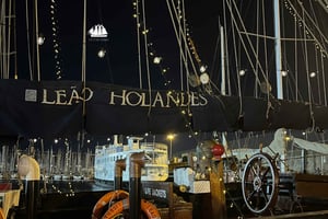 Lisbon Christmas Lights Cruise on the Tagus with Hot Drinks