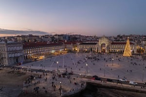 Lisbon Christmas Lights: Private Tuk Tuk Experience