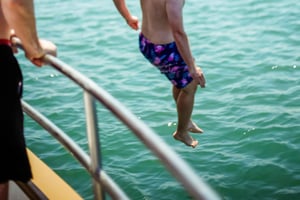 Cruise to the Beach with BBQ, Open Bar and Music