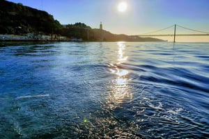 Daytime or Sunset Boat Cruise with History and Wine