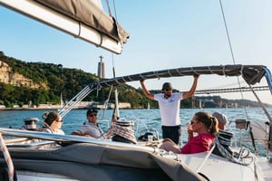 Daytime/Sunset/Night City Sailboat Tour with Drink