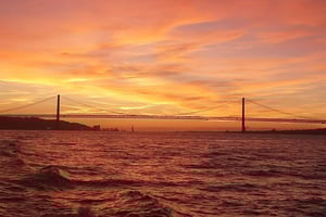 Exclusive Golden Hour Sunset Boat Cruise