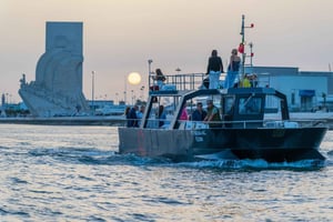 Exclusive Golden Hour Sunset Boat Cruise