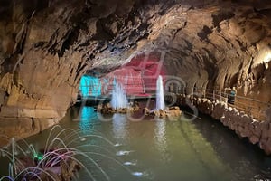 lisbon: Fatima, Nazare, Obidos, mira de aire private tour