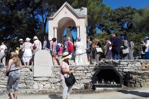 Full-Day Private Guided Tour to Fátima