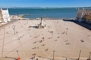 Lisbon Highlights Private Tour with Local Guide and Pickup