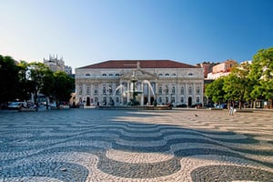 Lisbon Highlights Private Tour with Local Guide and Pickup