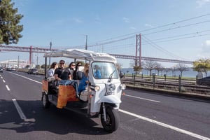 Lisbon Highlights: Private Tuk Tuk Sightseeing City Tour