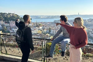 Lisbon Highlights: Private Tuk Tuk Sightseeing City Tour