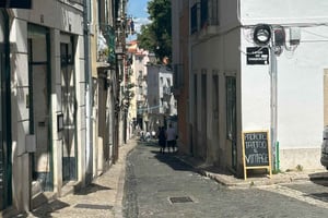 Intimate Fado Show in the Historic Fado District