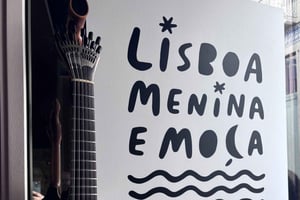 Live Fado Show in Historic Alfama with Port Wine