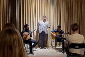 Live Fado Show in Historic Alfama with Port Wine