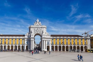 Lisbon & Porto Tailored Luxury Trip – Direct or 1 to 4 Stops