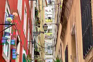 Lisbon: Private City Tour in Alfama and Chiado with Tuk Tuk