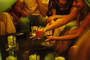 Private Dark History Walking Tour with Drinks