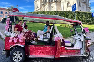 Lisbon: Private Eco-Friendly Tuk-Tuk Tour with Guide