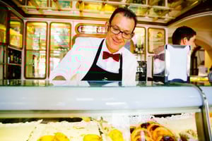 Private Food Tour – 10 Tastings with Locals