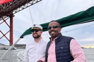 Lisbon: Private sailboat tours on Tagus River