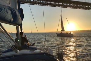 Private Sunset Sailing Tour with Champagne