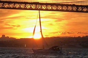 Private Sunset Sailing Tour with Champagne