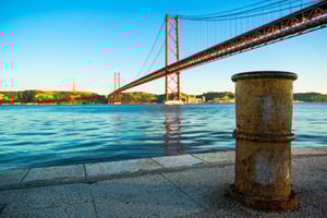 Lisbon: Private Tagus River Cruise with Drinks