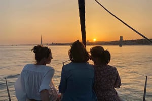 Private Tagus River Sunset Cruise on a Luxury Boat