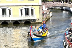 Private Transfer to Porto with stops until 3 cities