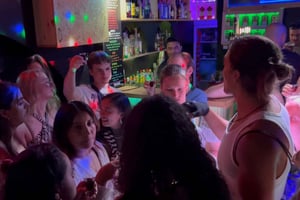Lisbon Pub Crawl: Unlimited Drinks, Shots & V.I.P Club Entry
