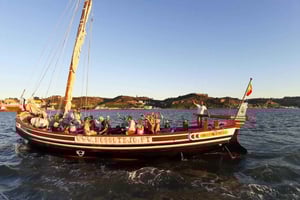 River Tagus Sightseeing Cruise in Traditional Vessel