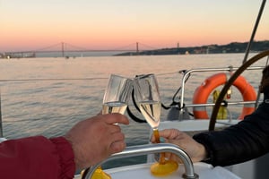 Romantic Cruise with Wine & Portuguese Tapas