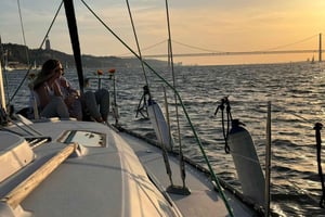 Romantic Sunset Cruise With Wine & Portuguese Tapas