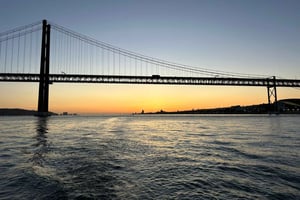 Sailboat Sunset Tour with a Drink