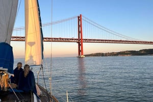 Sailboat Sunset Tour with a Drink