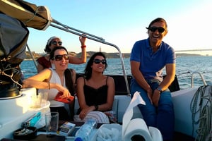 Sailing Tour with Wine and Snacks