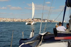 Sailing Tour with Wine and Snacks