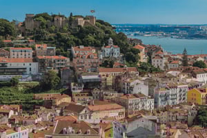 São Jorge Castle Guided Tour with Entry Ticket