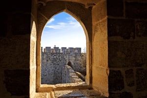São Jorge Castle Guided Tour with Entry Ticket