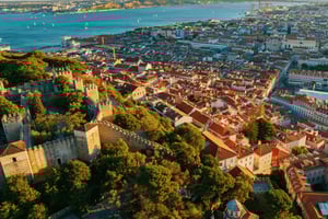 São Jorge Castle Guided Tour with Entry Ticket