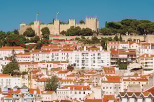 São Jorge Castle Guided Tour with Entry Ticket