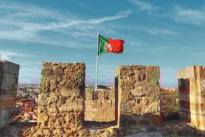 São Jorge Castle Guided Tour with Entry Ticket