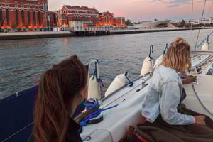 Scenic Day & Sunset Boat Tour with a Drink