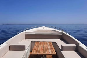 Lisbon Sunset Boat Tour with local Snacks & Drinks