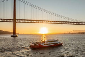 Sunset Cruise with Welcome Drink and Snacks