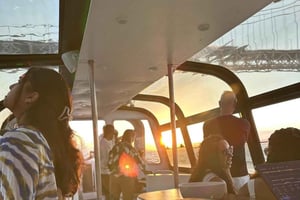 Lisbon Sunset DJ Party – Luxury Boat, Pizza & Open Bar
