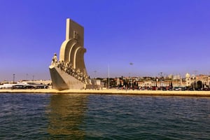 Lisbon Sunset Sailing – Small Group (max 10) Wine & History