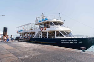 Tagus River Dinner Cruise with Fado Show